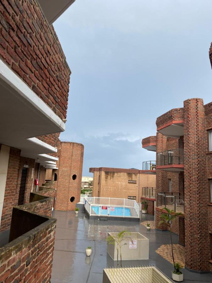 6 Uitsig Uvongo Apartment *